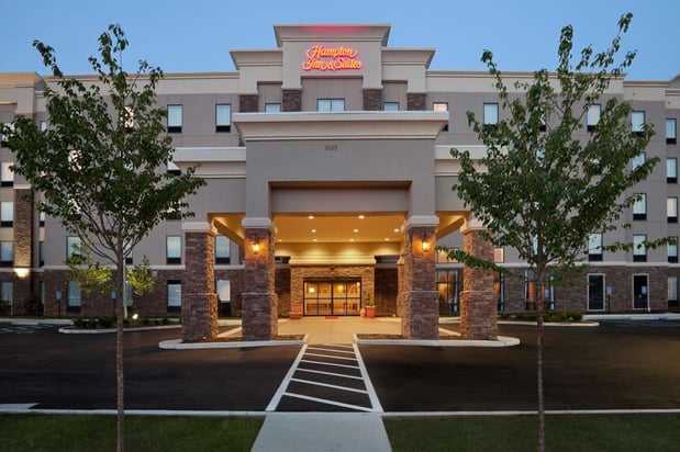 Images Hampton Inn & Suites Roanoke Airport