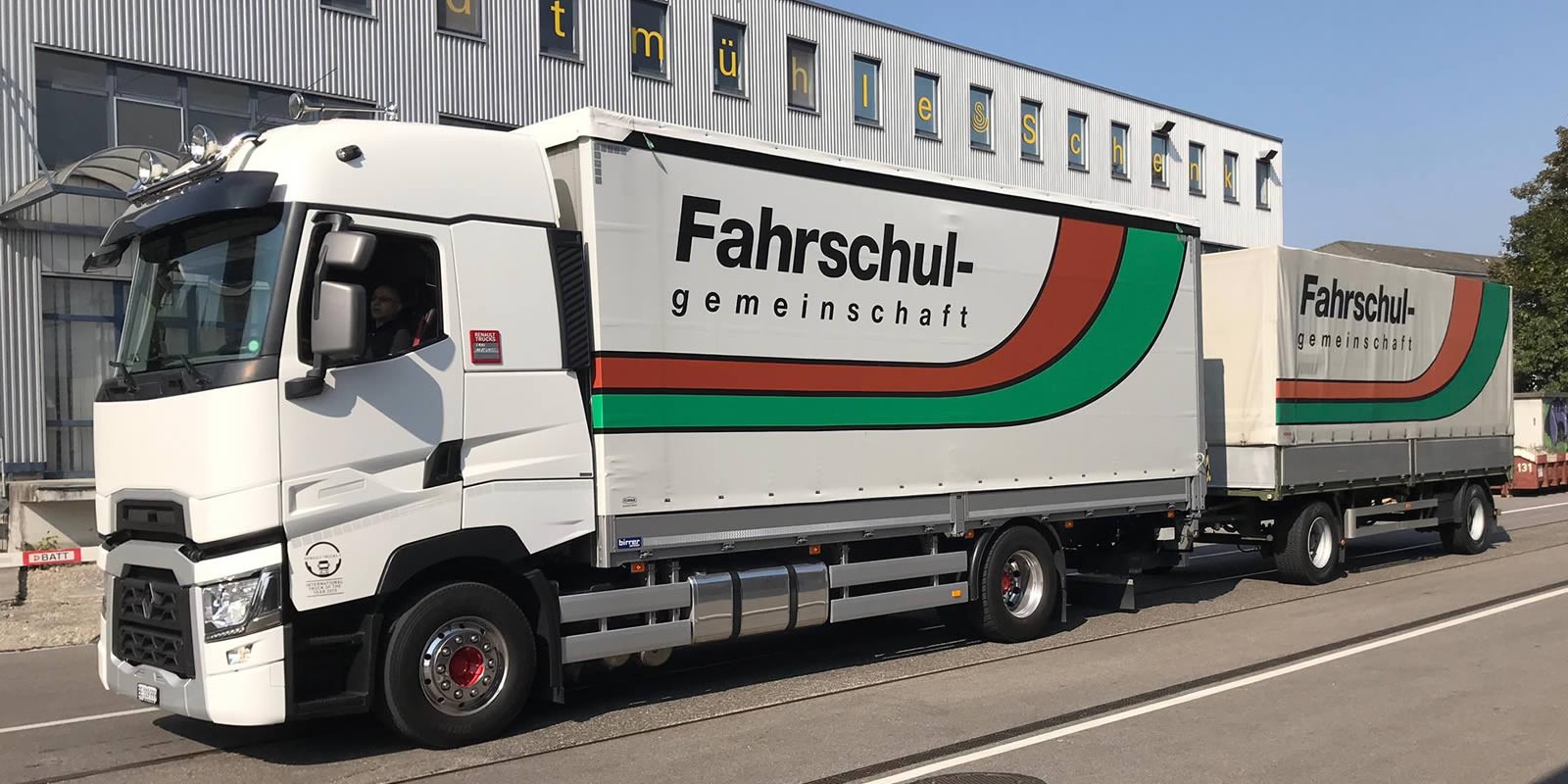 Bilder Fahrschule Simon Wenger