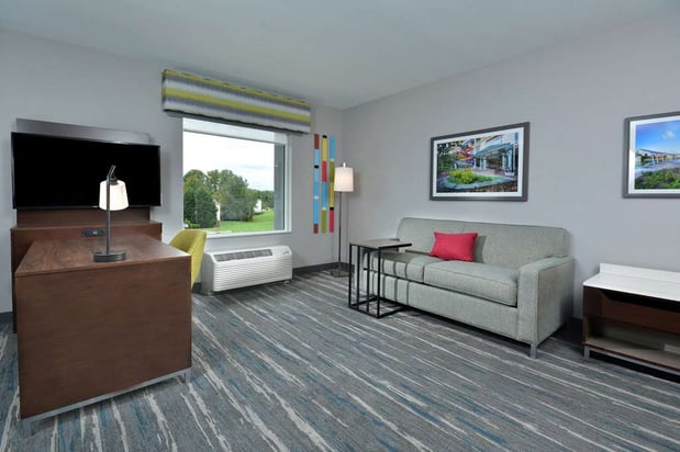 Images Hampton Inn & Suites by Hilton Charlotte North I 485