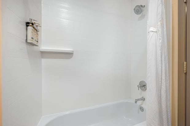 Images Holiday Inn Express & Suites Indianapolis - East by IHG