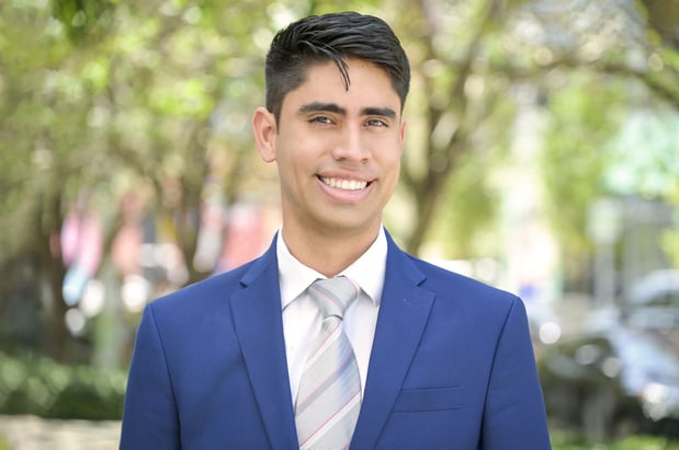 Images Jonathan Vasquez - Mutual of Omaha
