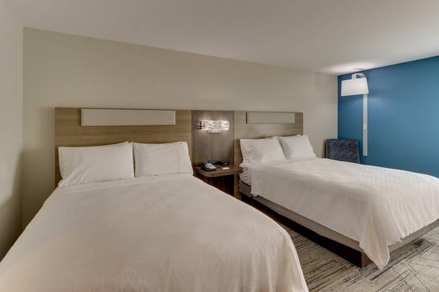 Images Holiday Inn Express & Suites Columbus North by IHG