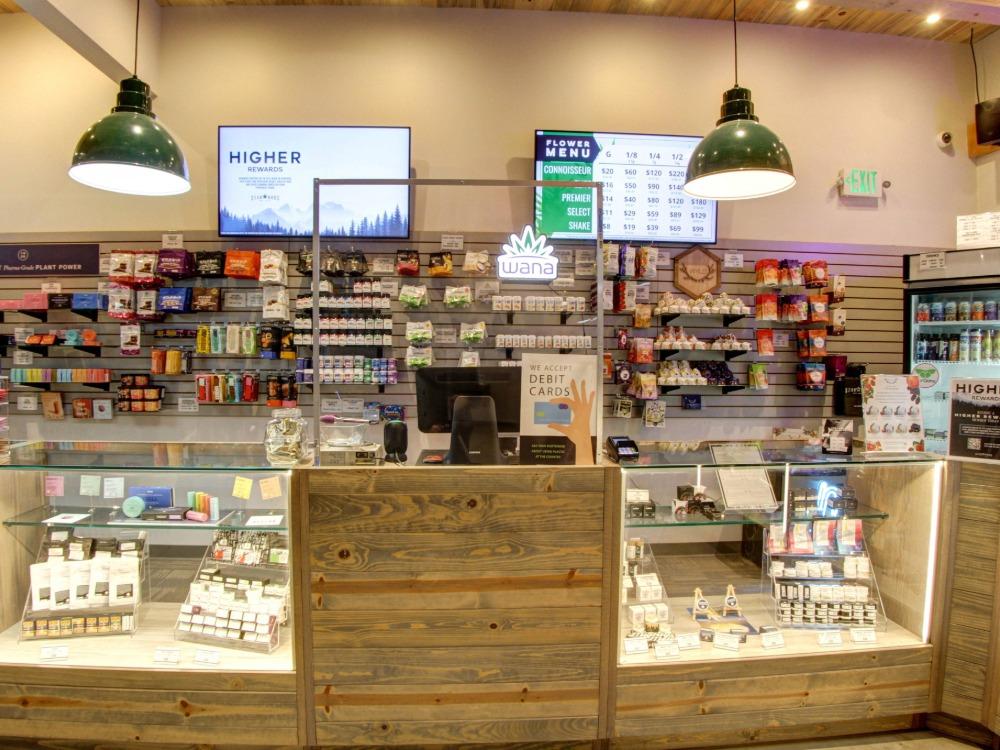 Star Buds Niwot Cannabis Dispensary Product Display and Checkout Counter