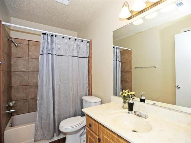 Images Summit Ridge Apartments