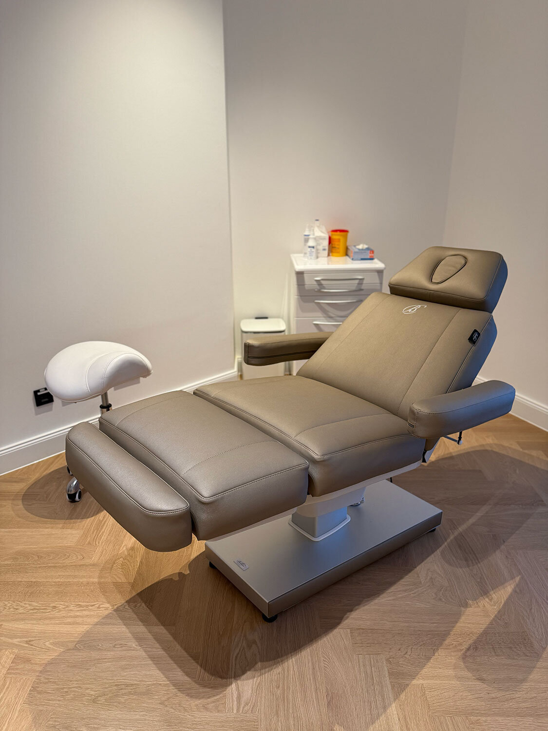 Bilder Dr. Nichlos - Plastische Chirurgie Frankfurt