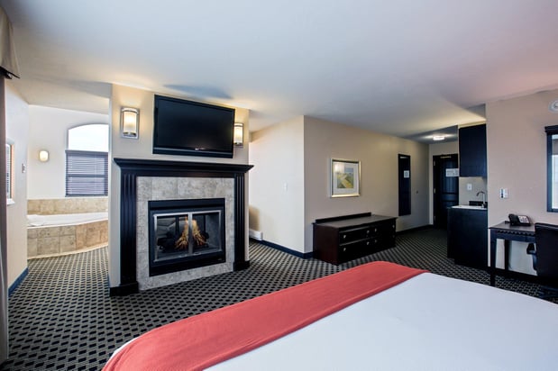 Images Holiday Inn Express & Suites Green Bay East by IHG