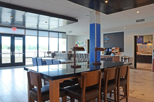 Images Holiday Inn Express & Suites Franklin - Berry Farms by IHG