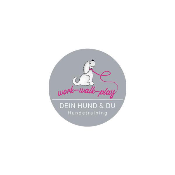 Christa Reisenbichler - Work Walk Play | Barbetzucht | Hundetraining | Therapiebegleithunde | Assistenzhundeausbildung Logo