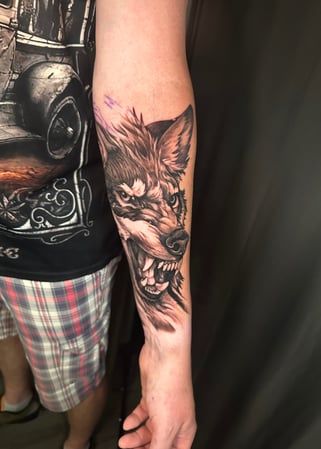Bilder Bloody Dogs Tattoo & Piercing Inh. Robert Pongrácz