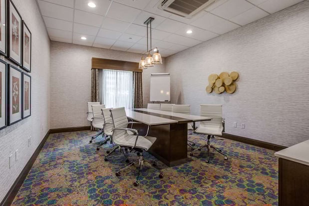 Images Hampton Inn & Suites North Dallas Central Expy