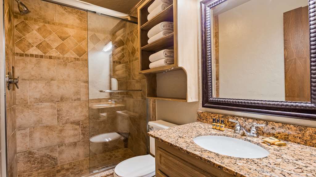 Suite Guest Bath