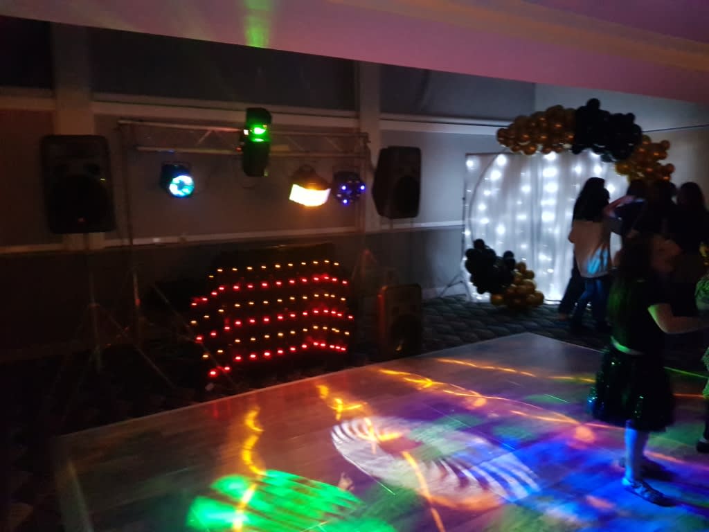 Carl Anthony Mobile Disco Solihull 07859 934937