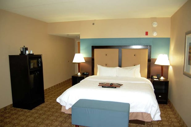 Images Hampton Inn & Suites Charlotte-Airport