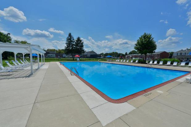 Images Roberts Mill Apartment Homes