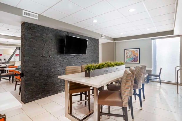 Images Best Western Plus Commerce Hotel