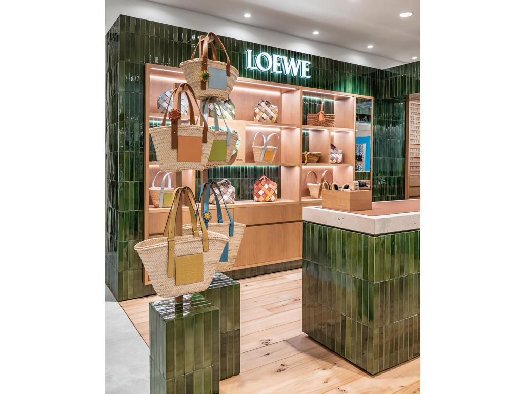 Images ロエベ リクラフト 阪急うめだ本店 8F