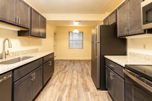 Images Ivy Hall Apartments*