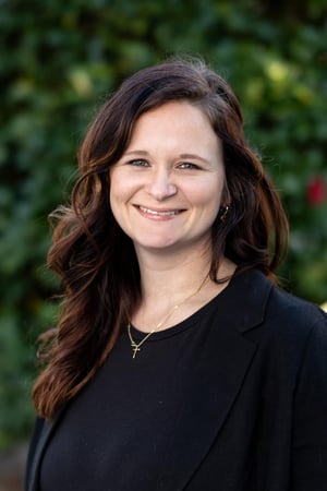 Images Angie Lewis - State Farm Insurance Agent