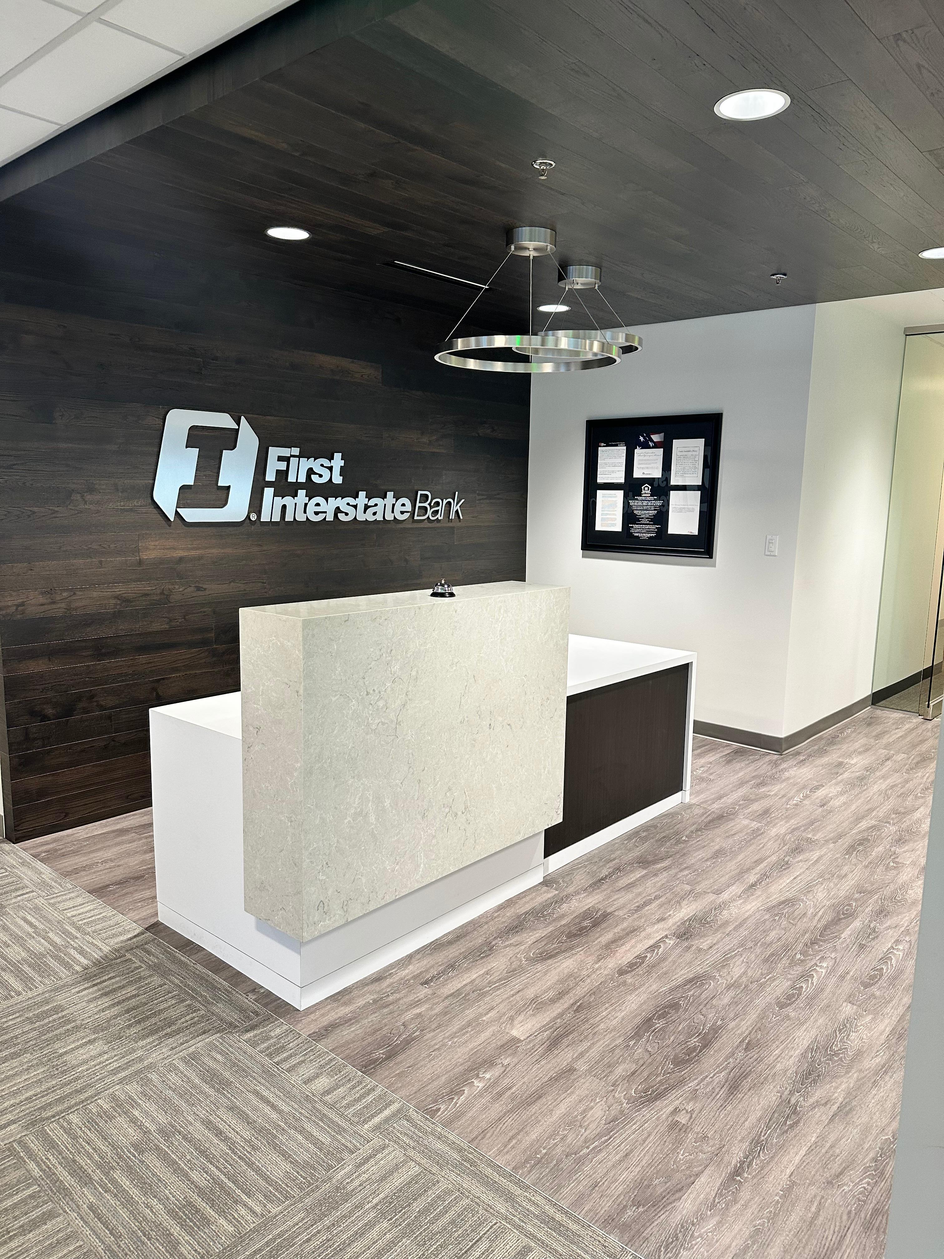 Image of First Interstate Bank in Seattle, Washington.