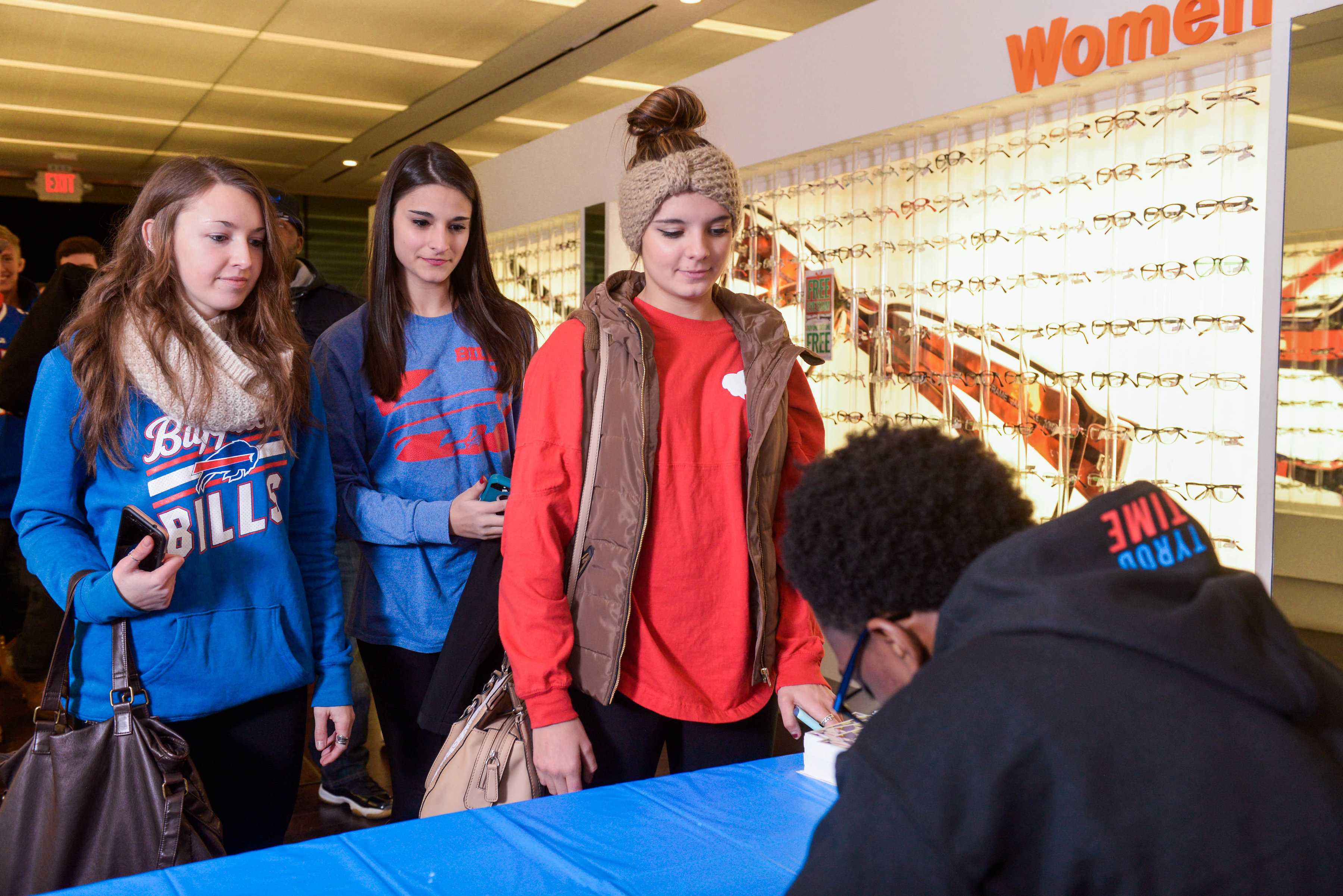 QB Tyrod Taylor visits My Eyelab Tonawanda during his stint with the Buffalo Bills