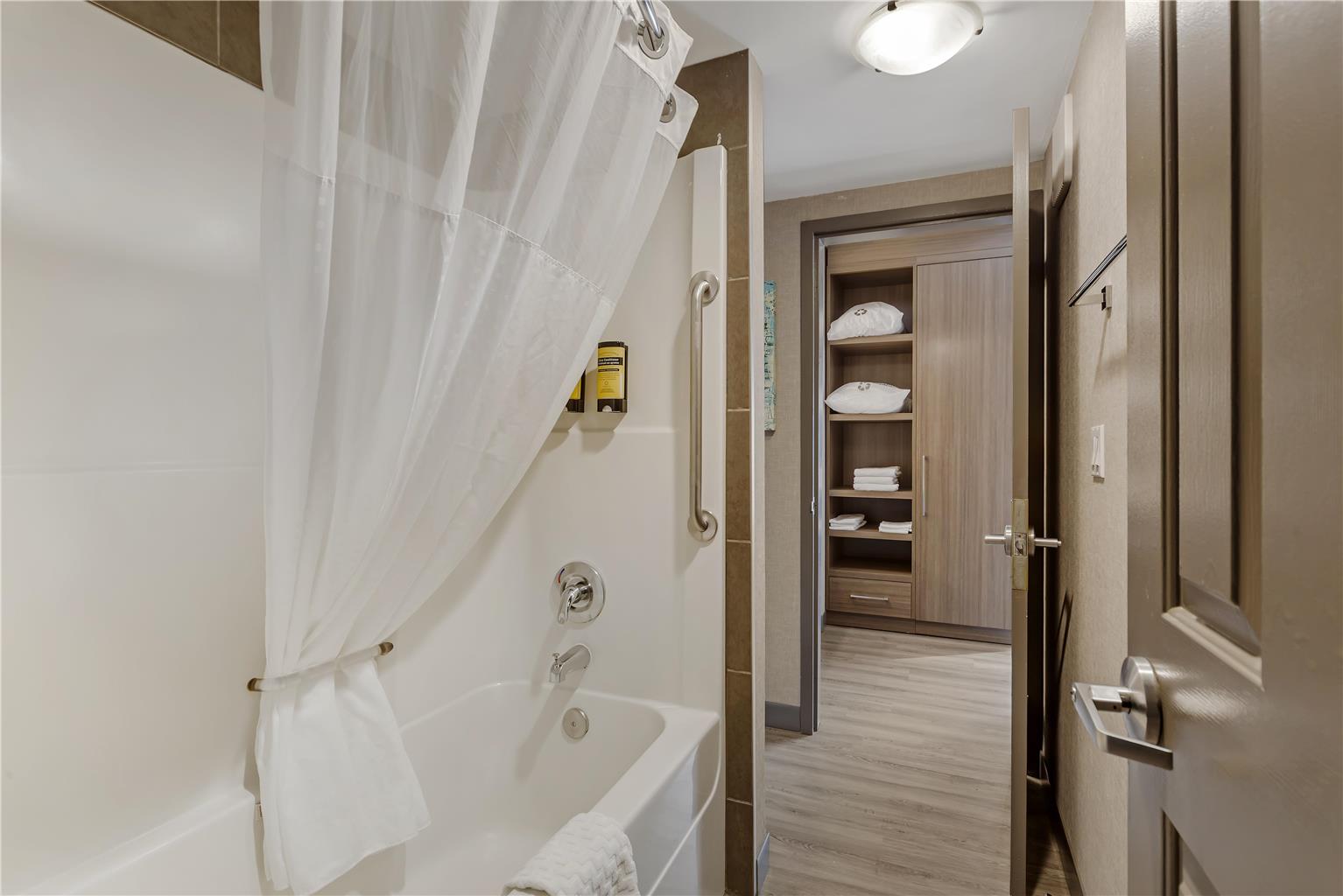 Images Best Western Plus West Edmonton