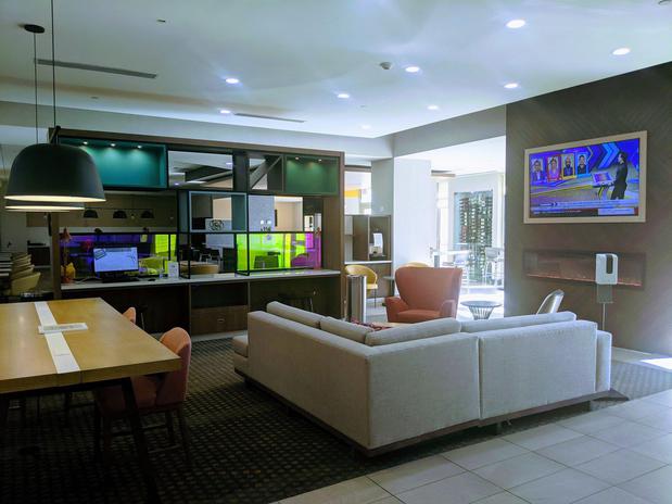 Images Holiday Inn & Suites Phoenix Airport by IHG