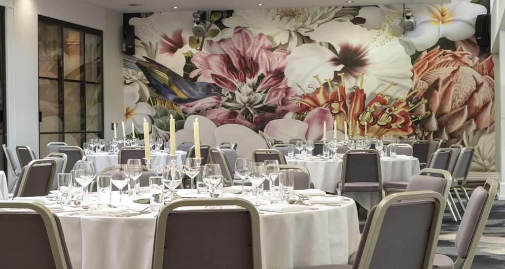 chester the queen wedding events
