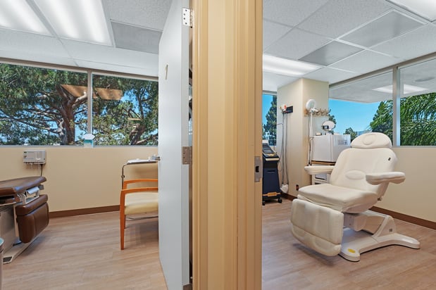 Images Golden State Dermatology - Amber A. Kyle, M.D.