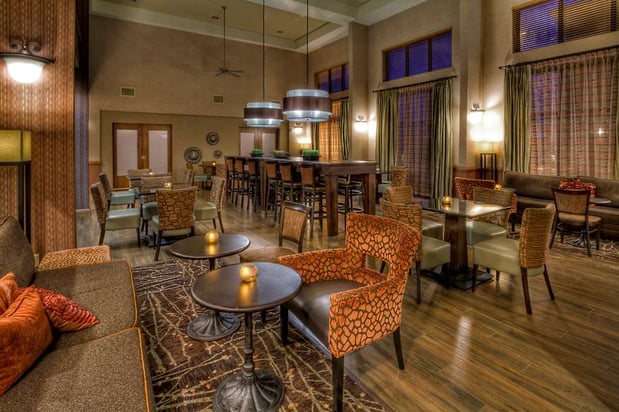 Images Hampton Inn & Suites Kalamazoo-Oshtemo