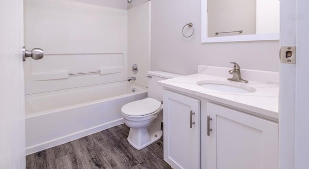 Images Heathermoor & Bedford Commons Apartments