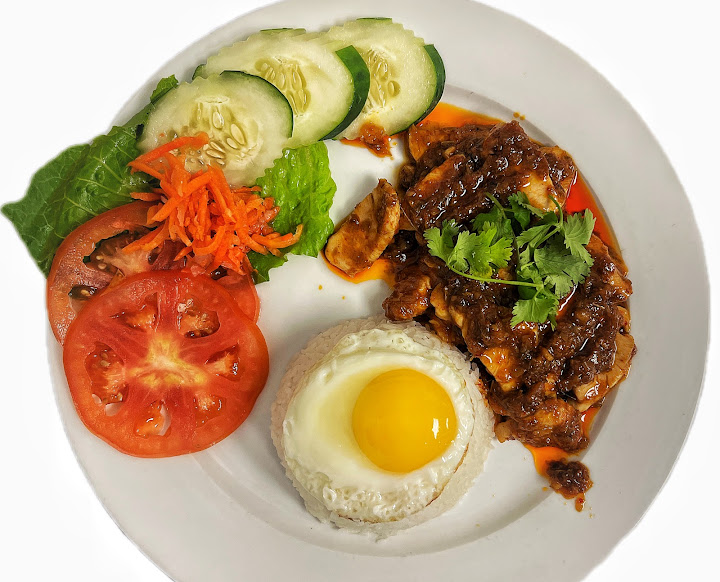 3 Mie^`n Vietnamese Kitchen Logo