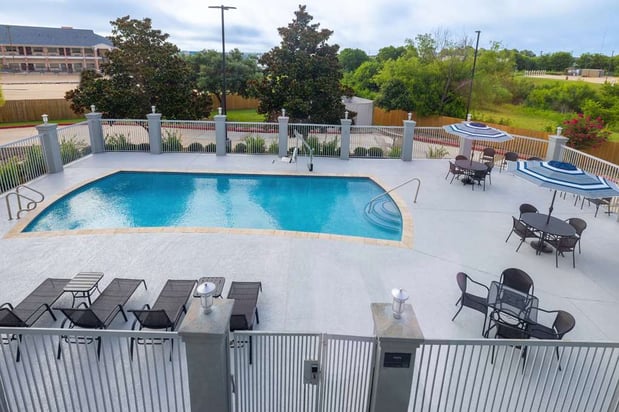 Images Hampton Inn & Suites Brenham