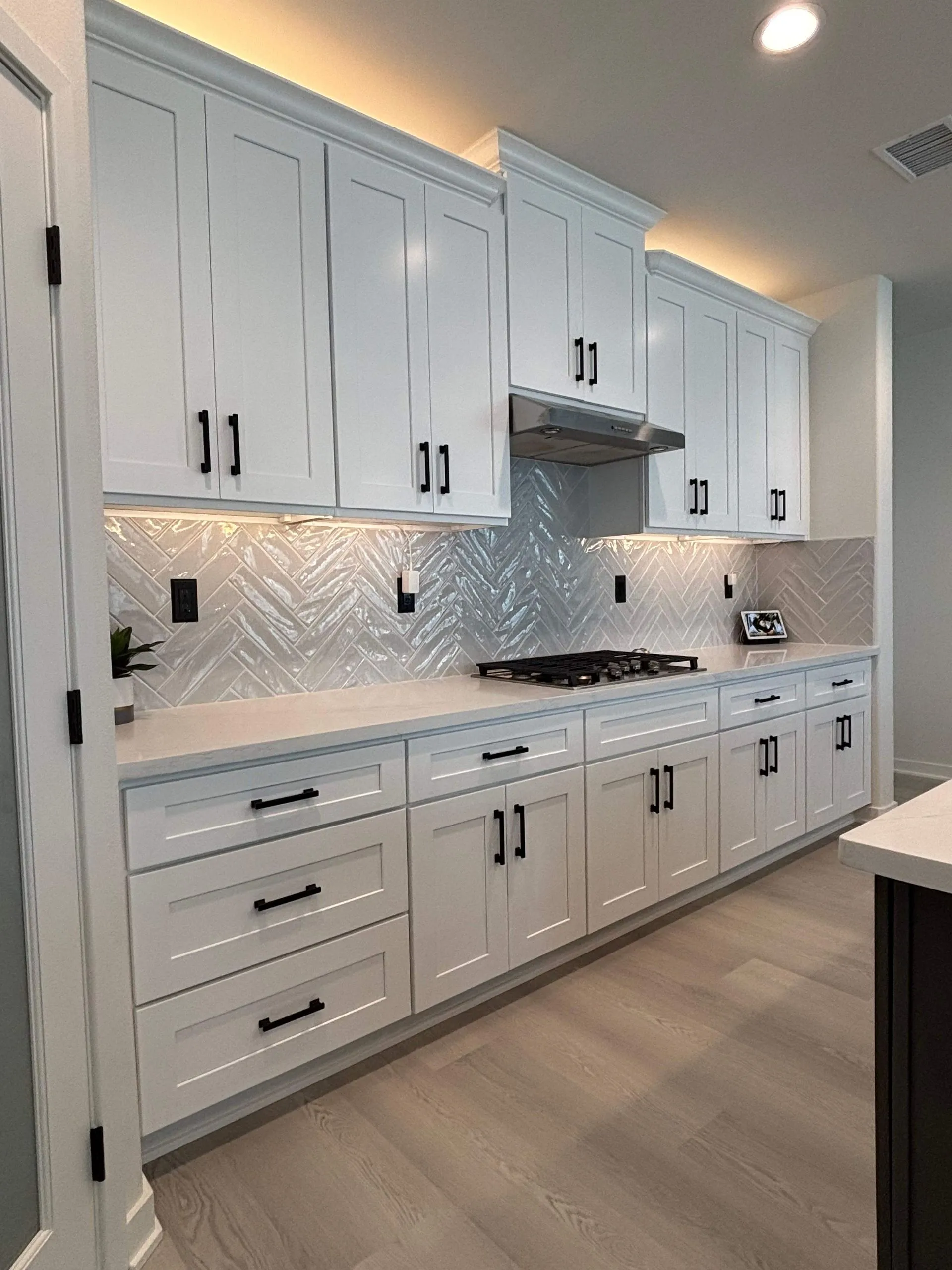 Iconic Floors & More, Inc. Image