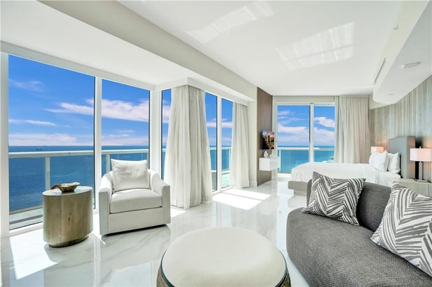 Images Beach House Fort Lauderdale, a Hilton Resort