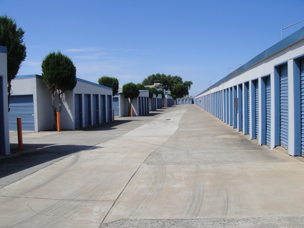 View of the wide aisles between storage buildings at Sentry Storage at 12233 Folsom Blvd Sentry Storage Rancho Cordova (916)461-7223