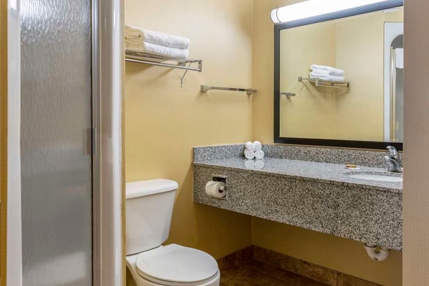 Images Best Western Plus New England Inn & Suites