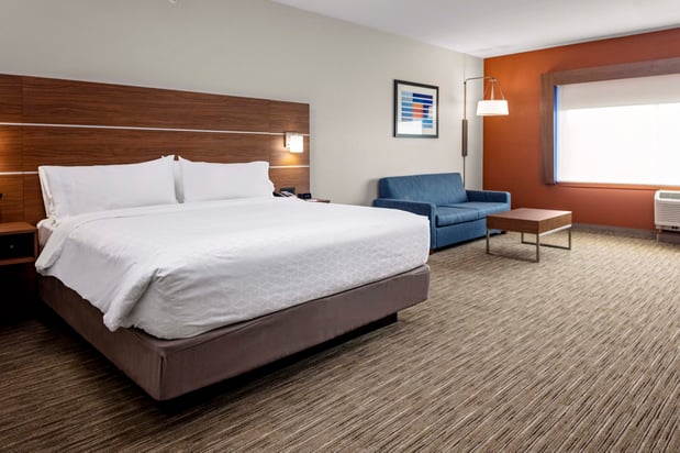 Images Holiday Inn Express & Suites Madison by IHG