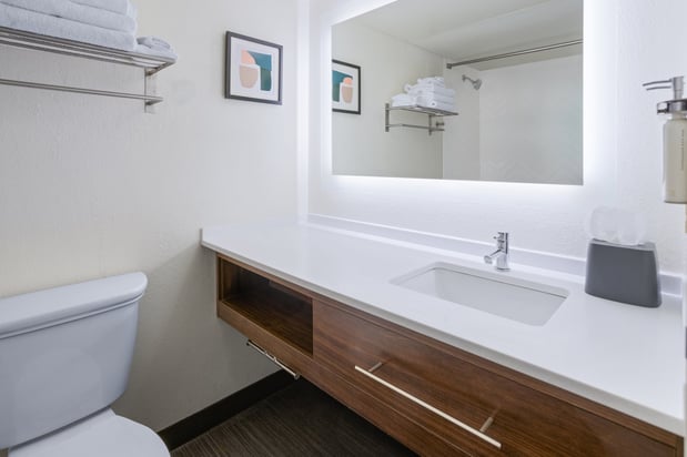 Images Holiday Inn Morgantown - Reading Area by IHG