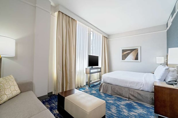 Images Embassy Suites by Hilton Alexandria Old Town