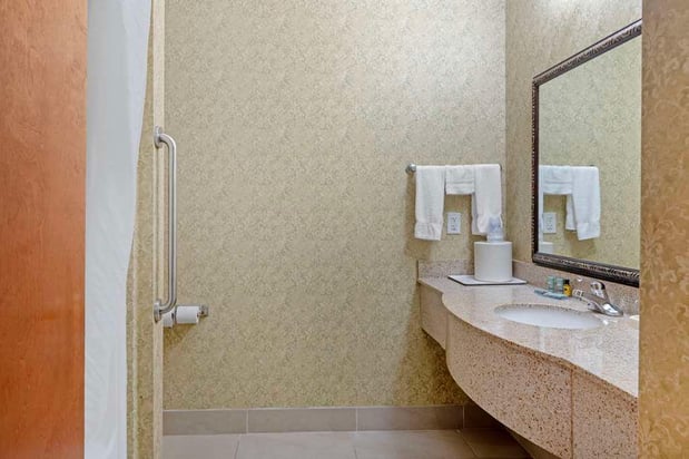 Images Best Western Plus Bradbury Inn & Suites