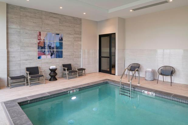 Images Holiday Inn Express Boston Logan Airport - Revere by IHG