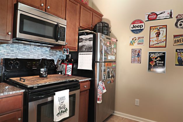 Stonegate apartment kitchen