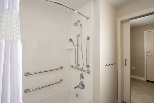 Images Hampton Inn & Suites Falls Church