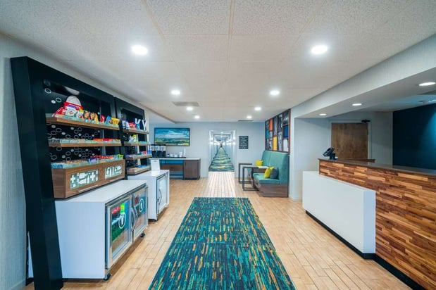 Images Spark by Hilton Bardstown