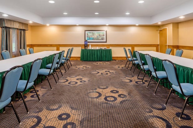 Images Holiday Inn Express & Suites Canton by IHG