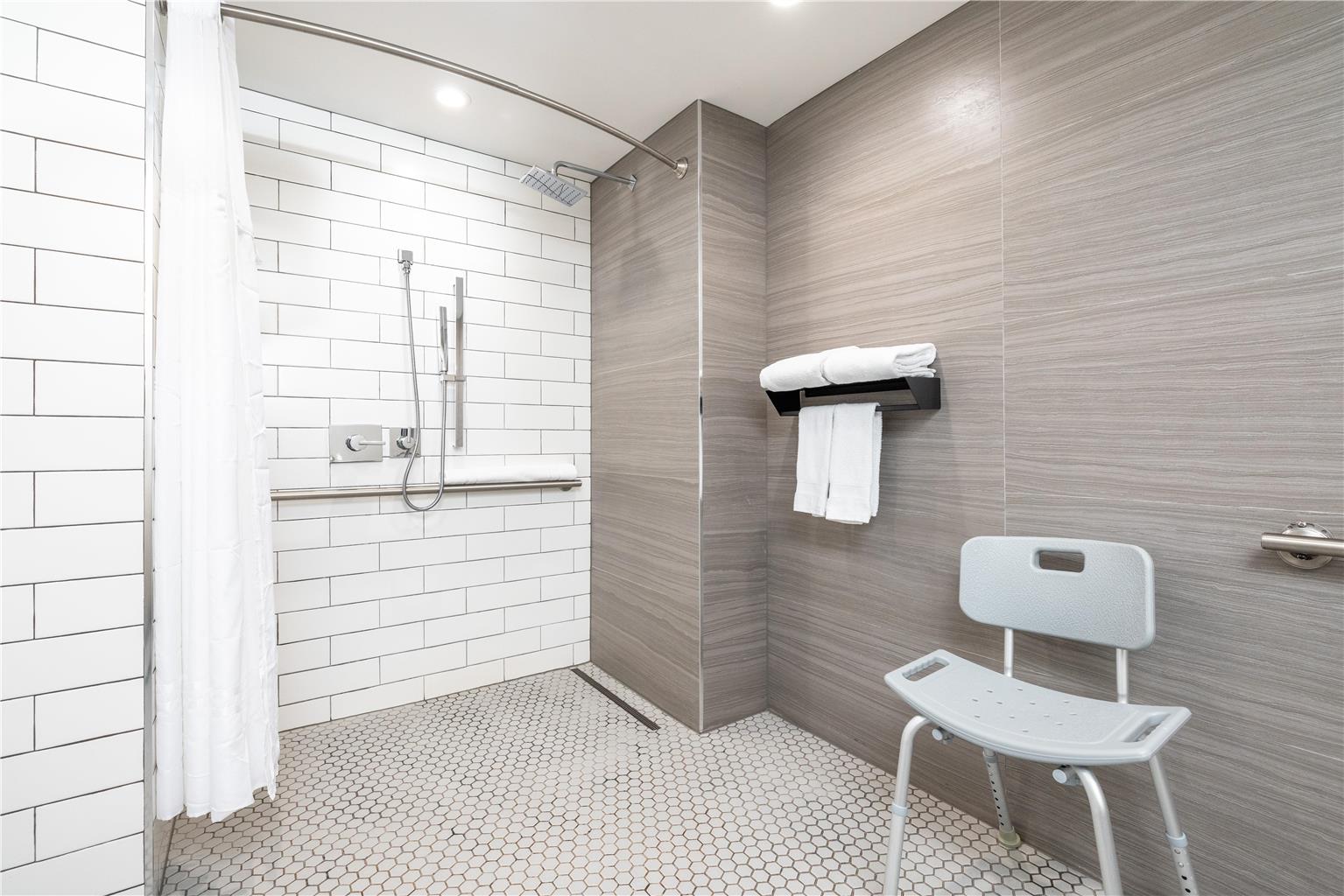 Guest room bath