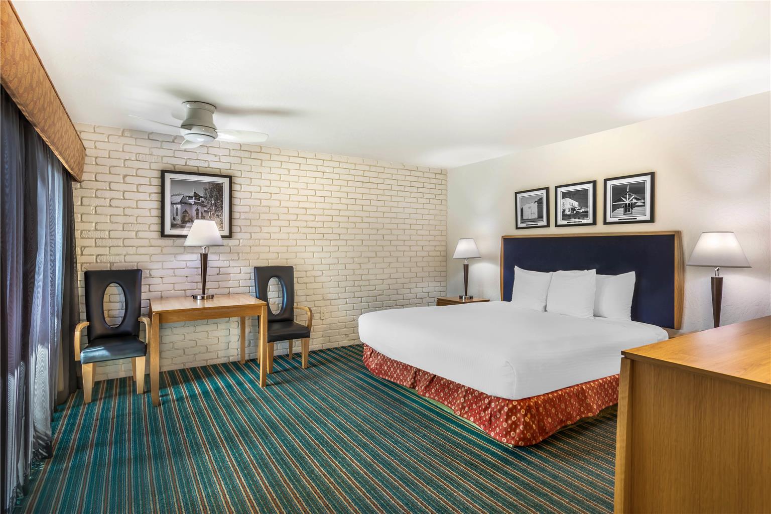 King - Pool View Patio