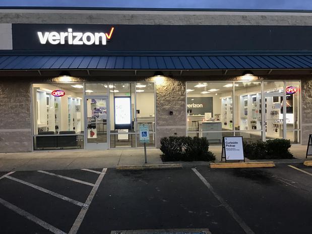 Images Verizon Authorized Retailer - Victra