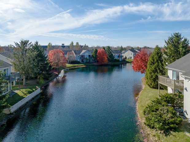 Images Perimeter Lakes Apartments