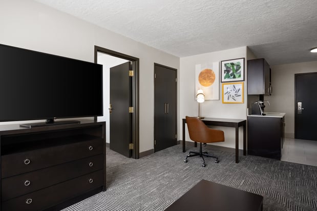 Images Holiday Inn & Suites Albuquerque Airport by IHG